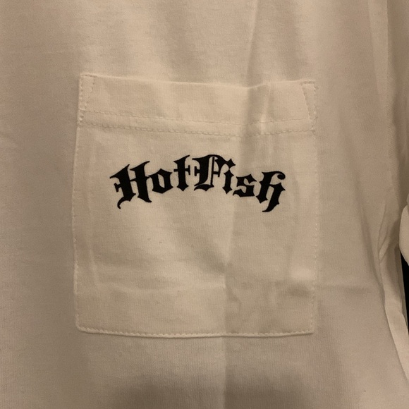 ⛱️Summer clean-out! 🌞 NWOT white shark tee, size small - Picture 3 of 5